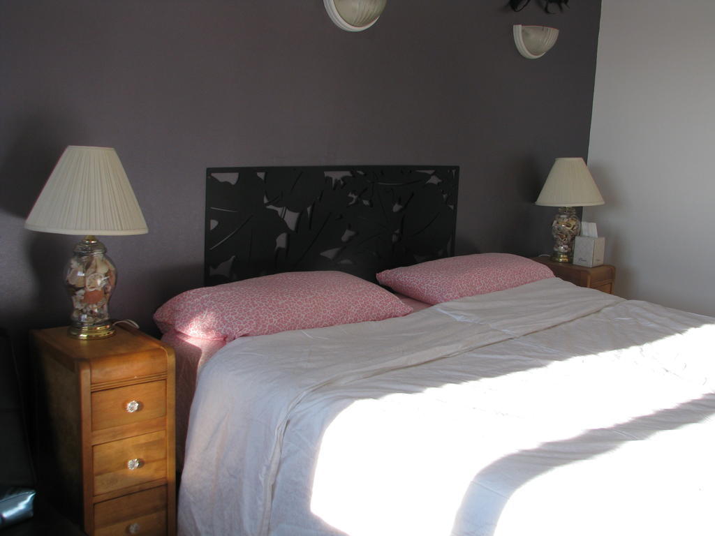 Fireflies Bed & Breakfast แคมป์เบลล์ริเวอร์ ห้อง รูปภาพ
